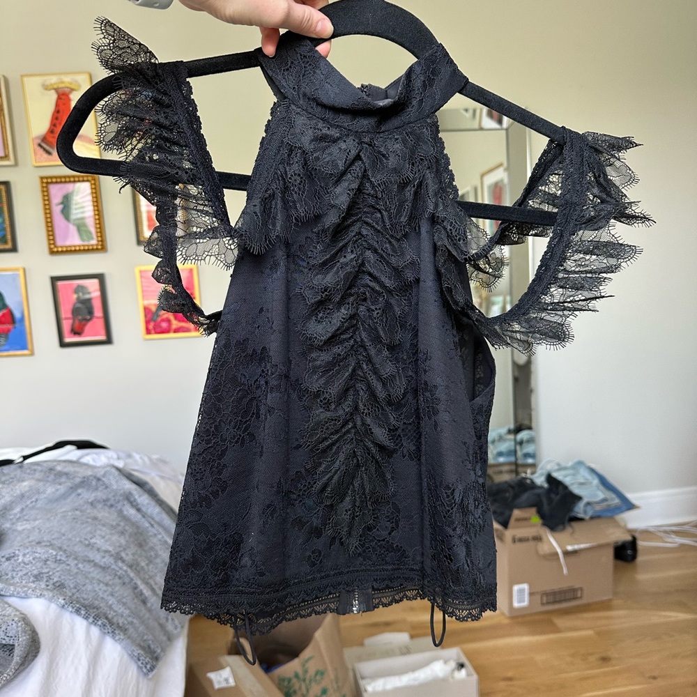 Alice and Olivia black crop top